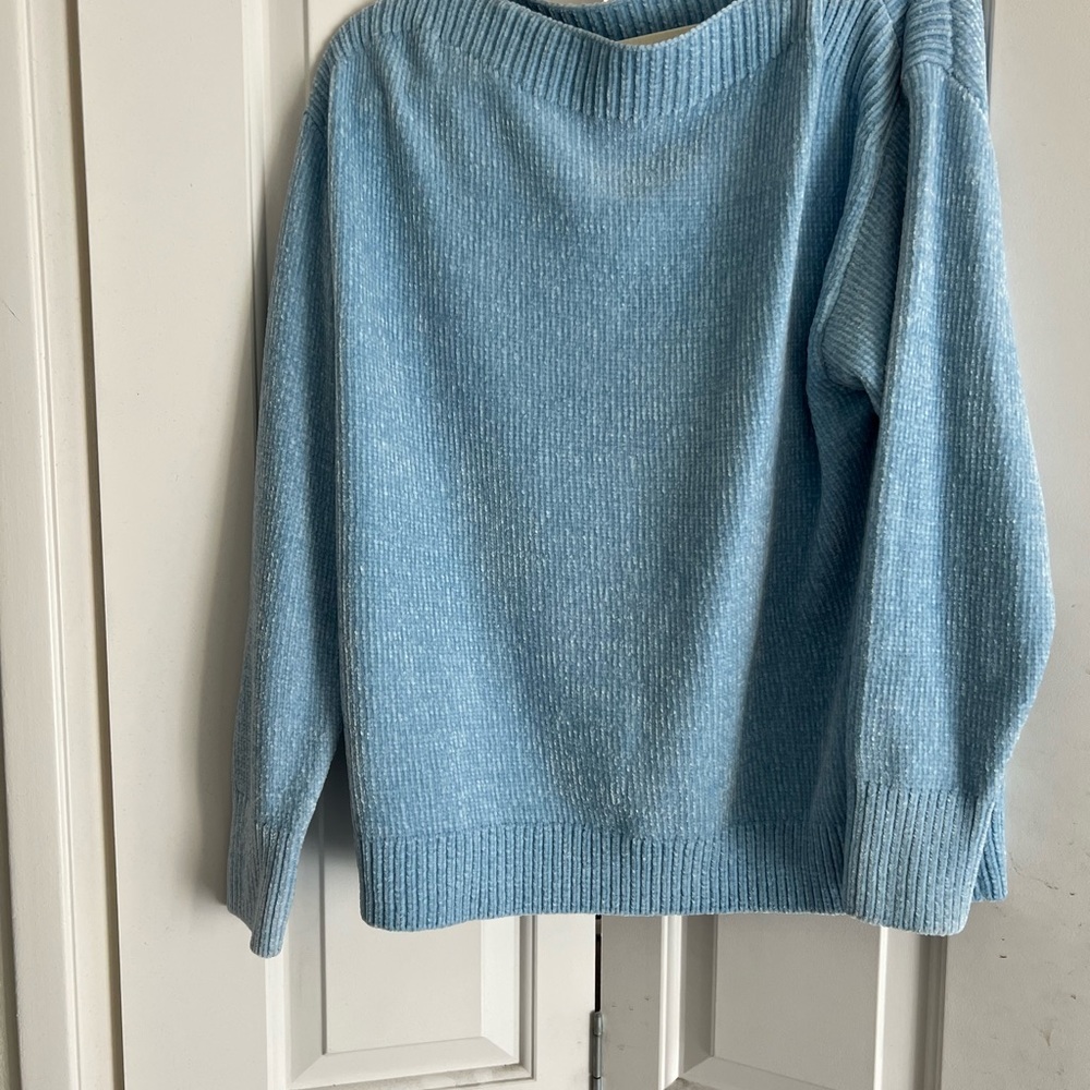 Blue sweater - Picture 3 of 4